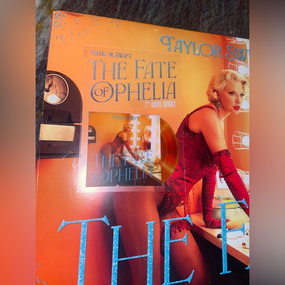 TAYLOR SWIFT OPHELIA WEB-STORE 7” ORANGE VINYL MEGA RARE HYPE STICKER !!!